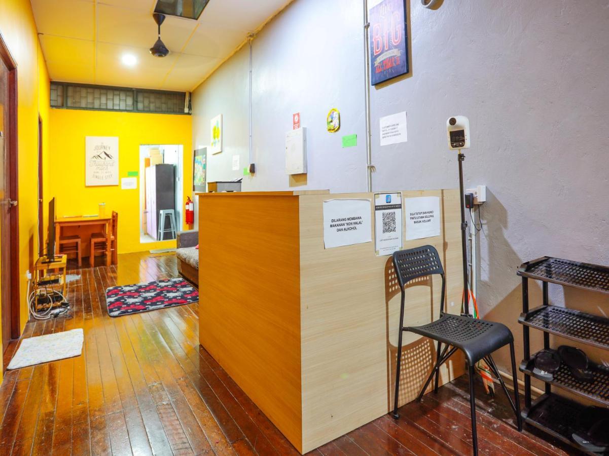 Spot On 90610 Loft Waterfront Hotel Kuching Exterior photo
